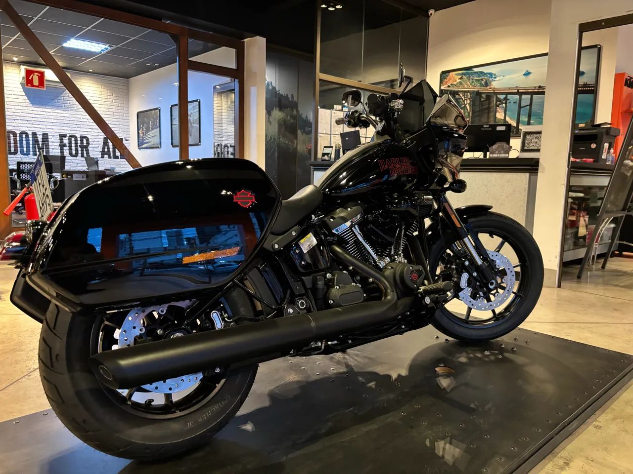 Harley-Davidson Low Rider ST - Foto 2