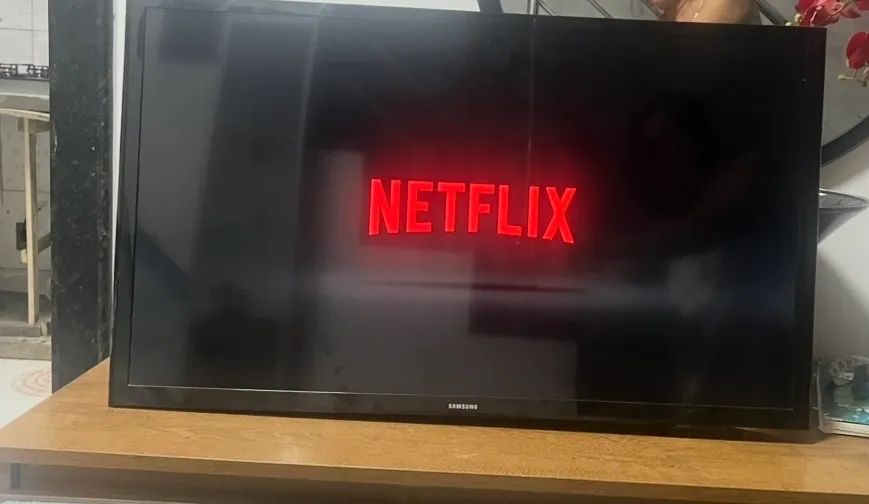 Vende-se uma smart TV 32 polegadas Samsung - Foto 5