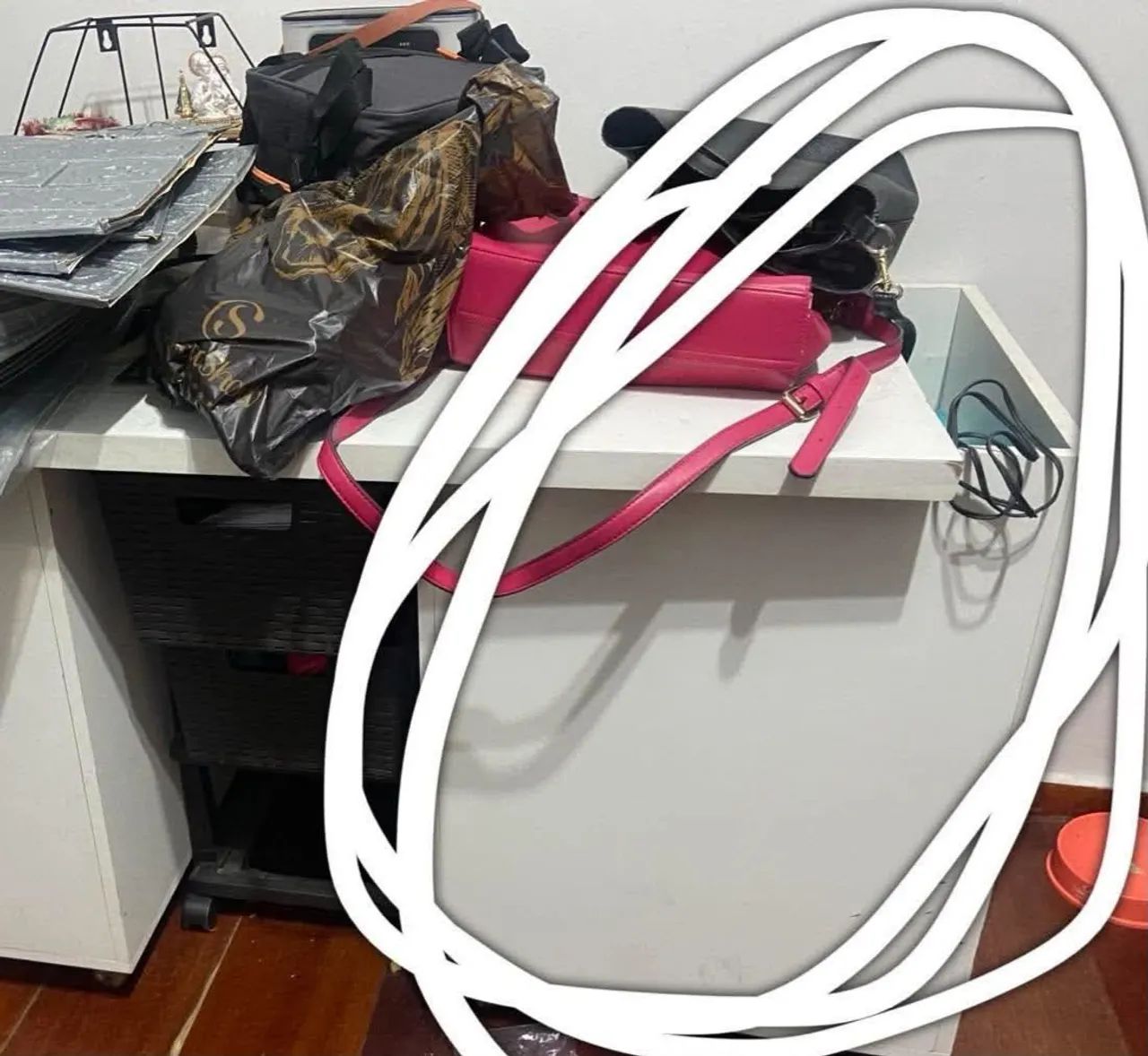 Mesa/ Nichos com rodinhas / organizador  - Foto 3