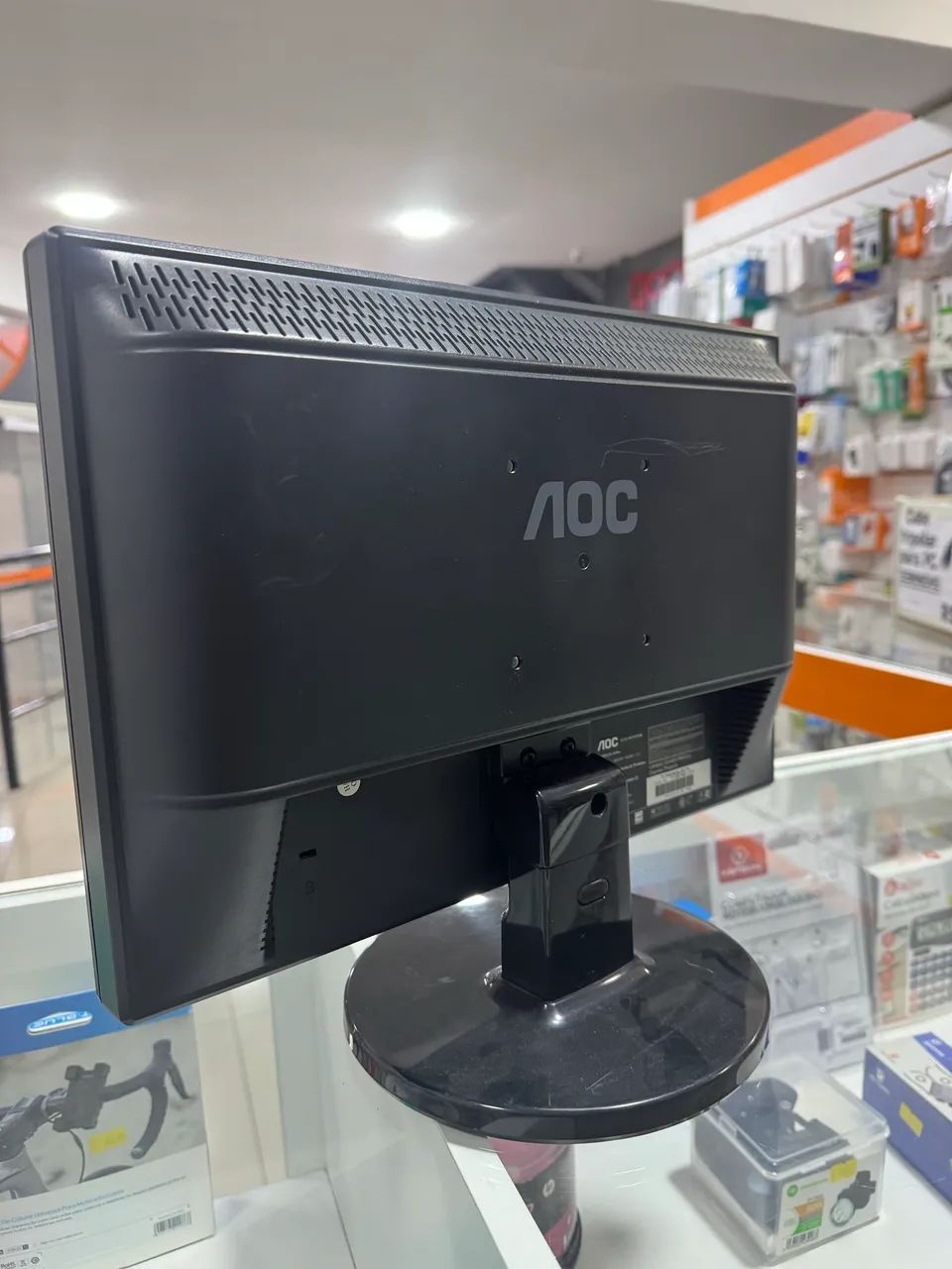 Monitor AOC 15 pol. 519sw usado - Foto 2