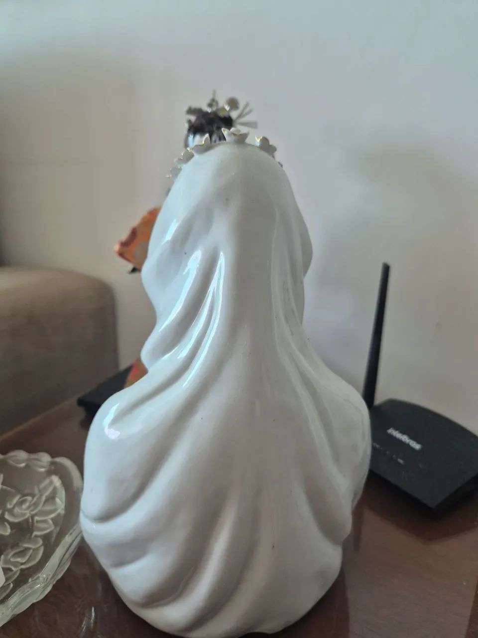 Vende-se imagem de Santa em porcelana  - Foto 2