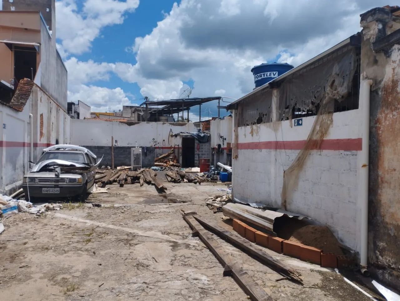 LOTE NO BAIRRO DAS FÁBRICAS - Foto 2