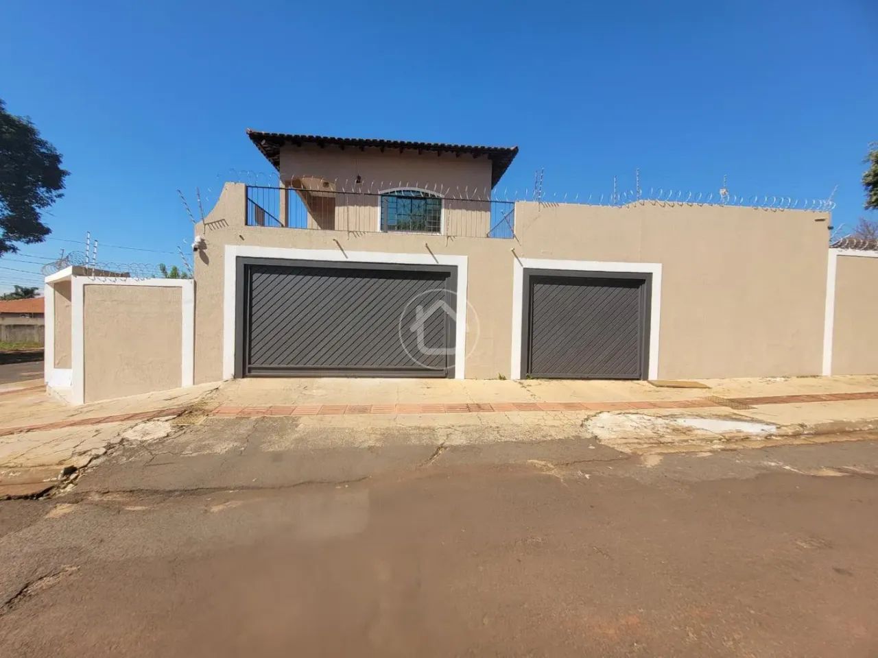 SOBRADO EXCELENTE LOCALIZAÇÃO VILA PLANALTO - Foto 2
