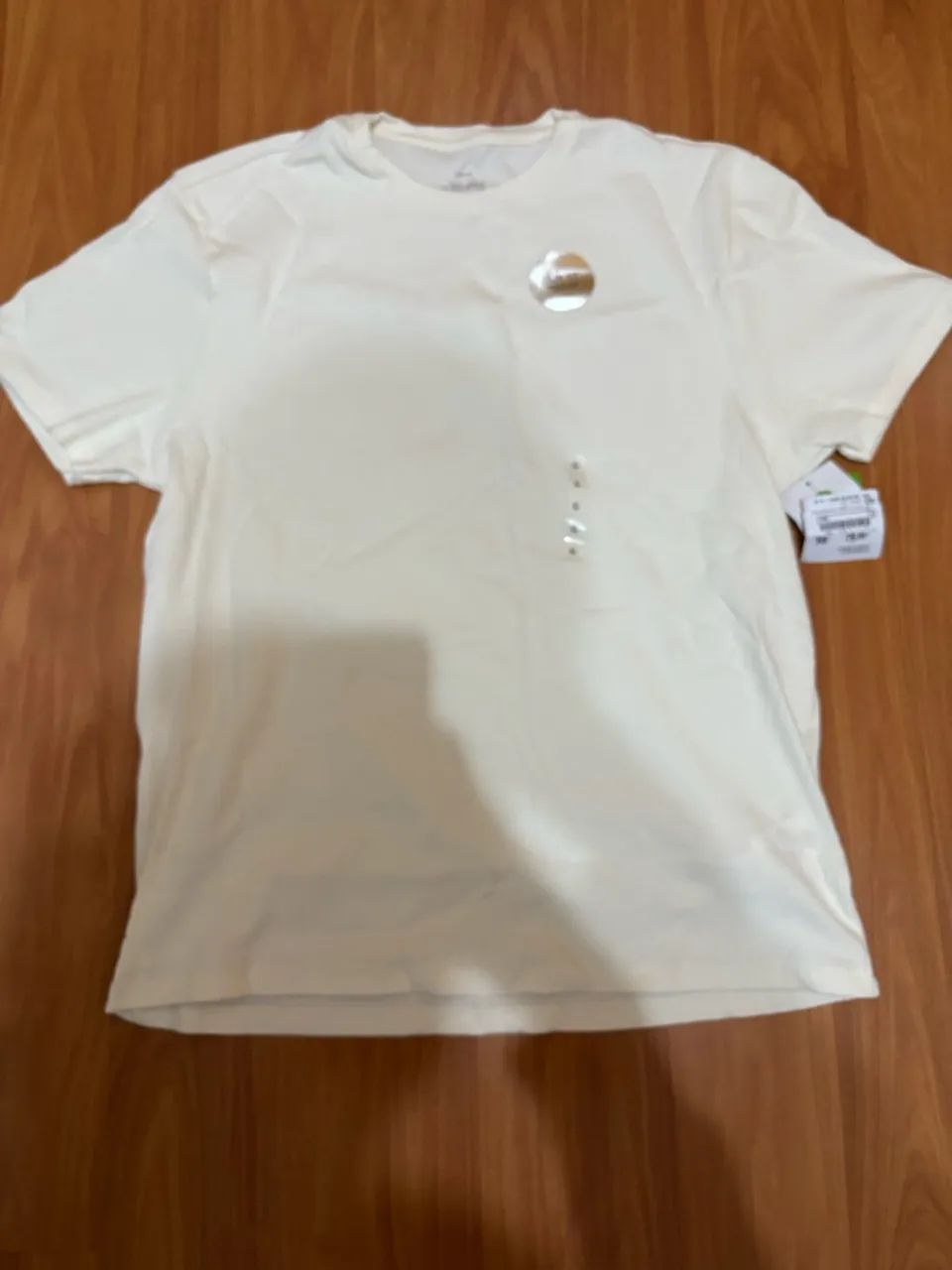 Camiseta Slim Fit C&A nova