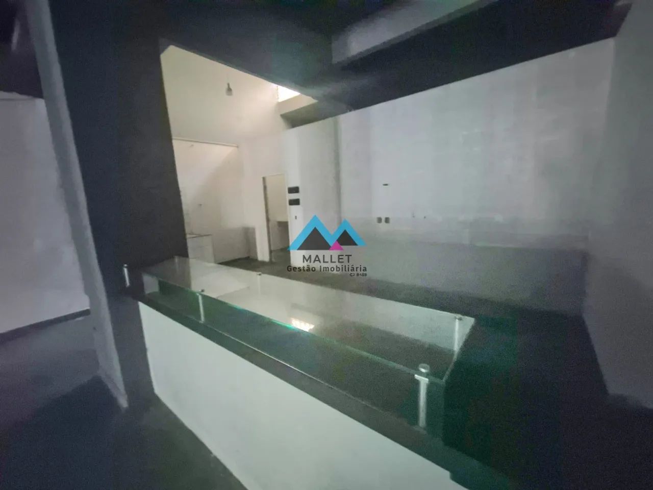 Loja ampla, com 265 m², para venda e locação no Humaitá. - Foto 5