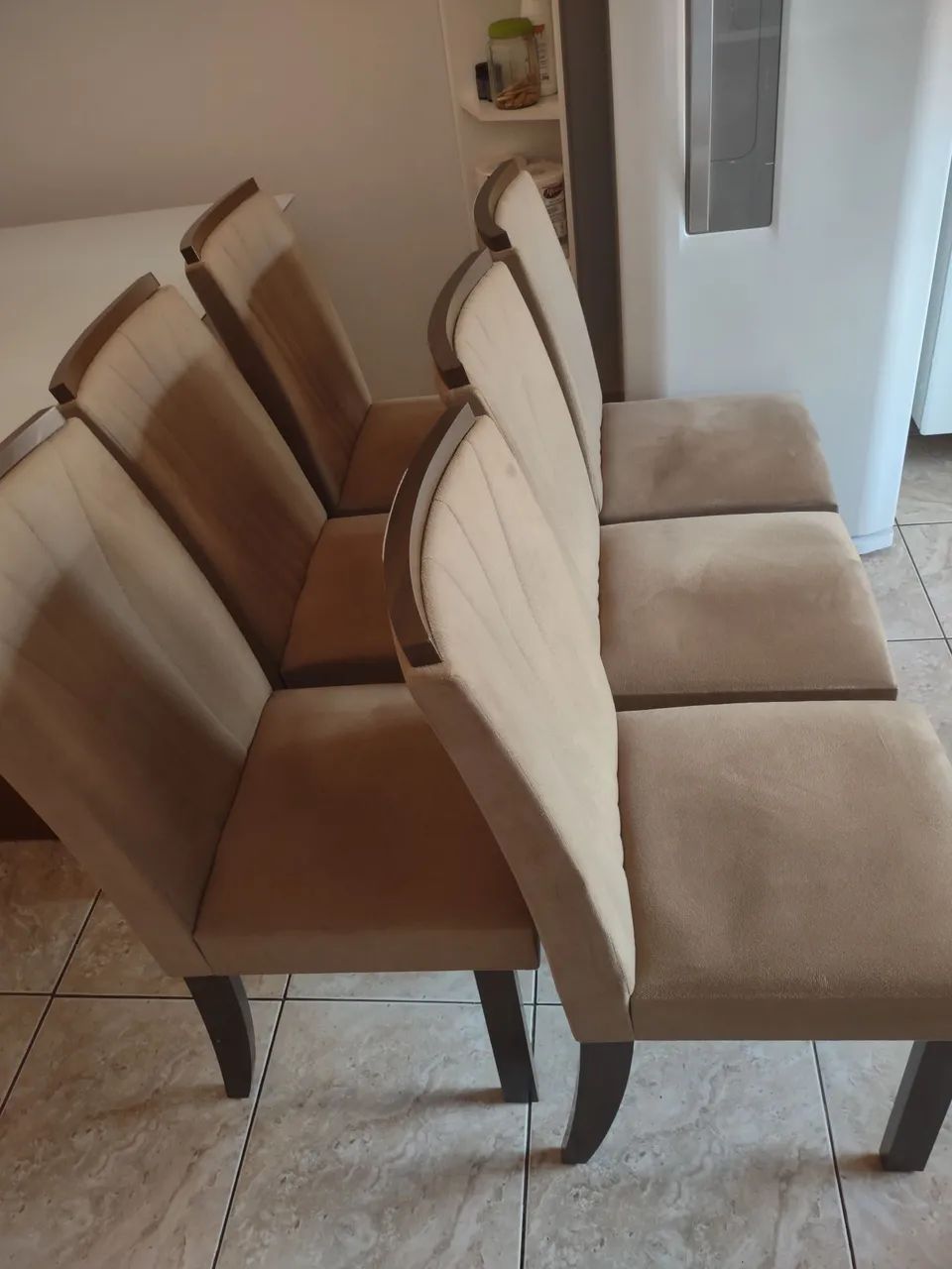 Seis cadeiras assento estofado tecido em Suede