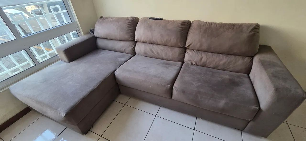 Sofá 3 lugares com Chaise