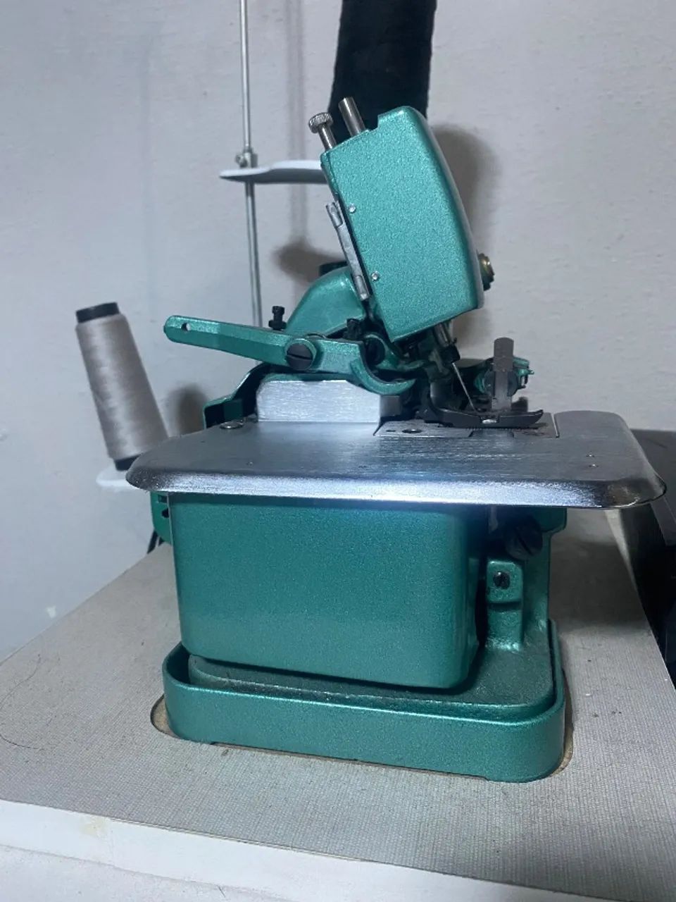 Máquina industrial overlock  - Foto 2