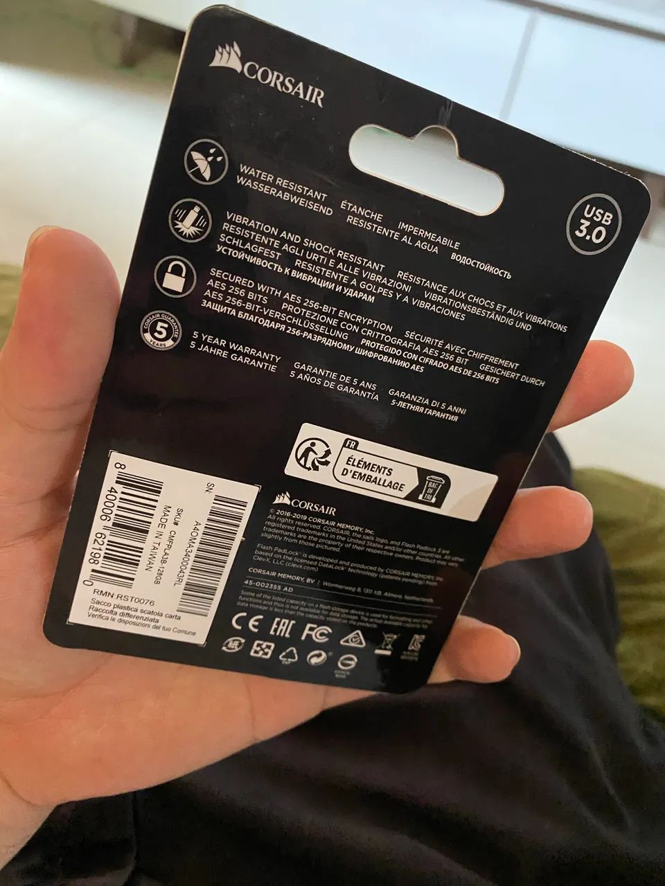 Pendrive com senha Corsair Padlock 3 128GB - Foto 3
