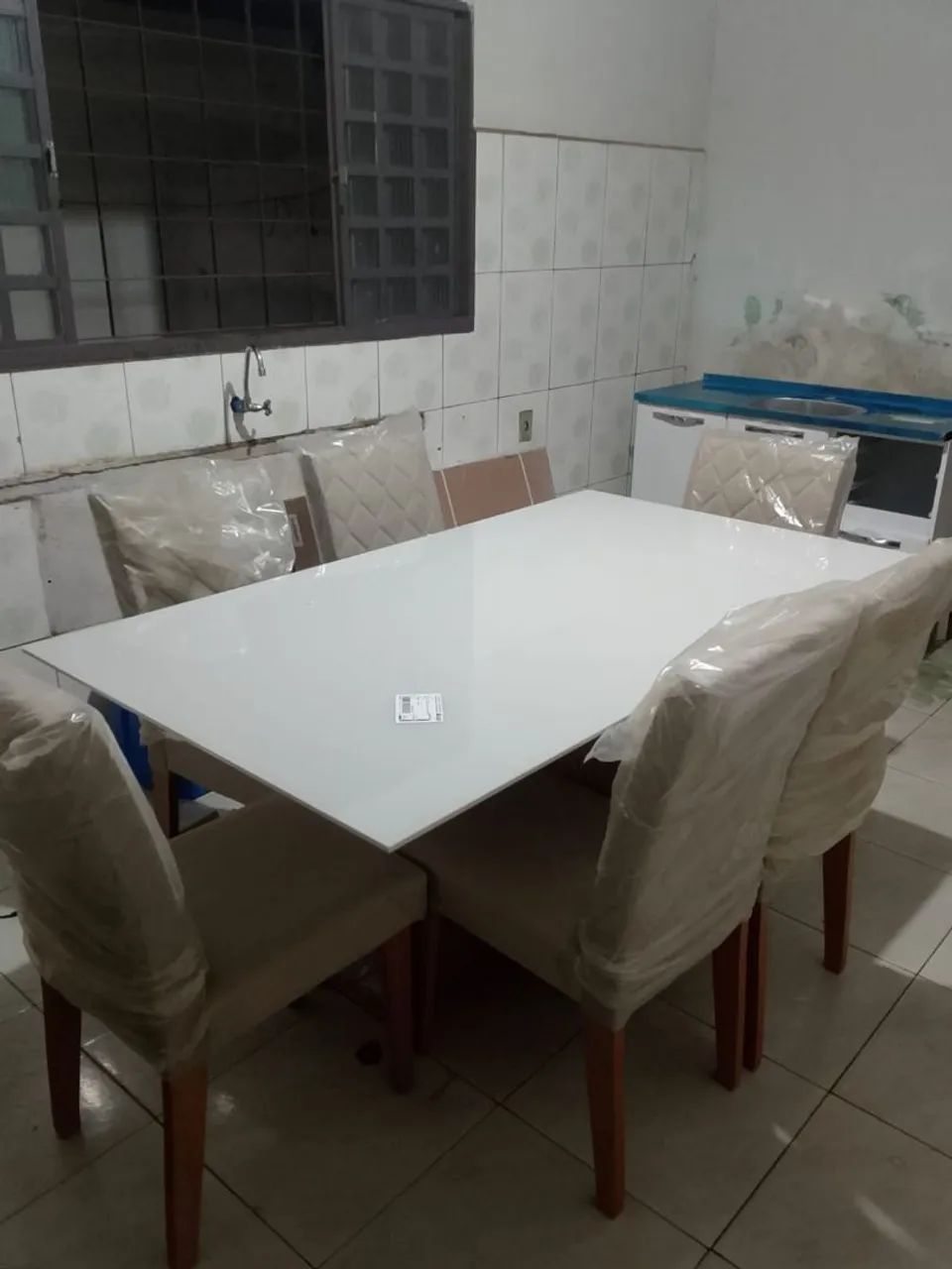 Mesa de jantar com 6 cadeiras novas  - Foto 3