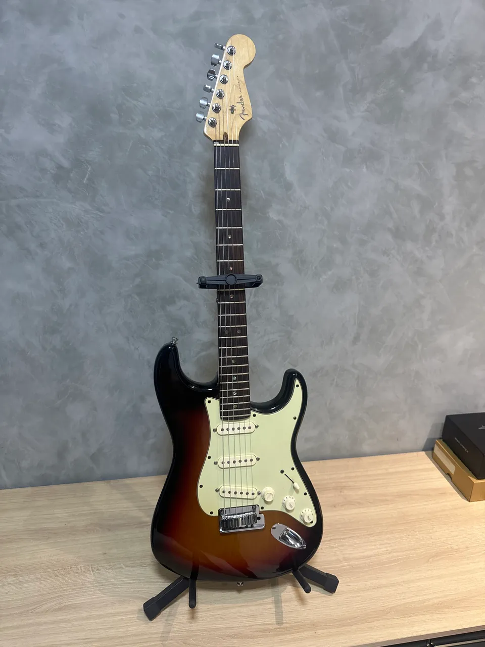 guitarra fender american deluxe stratocaster