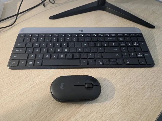 Kit Teclado + Mouse Logitech MK470