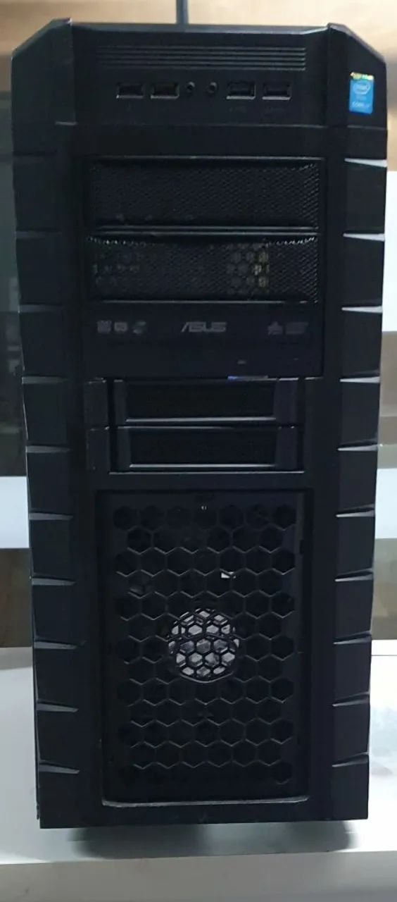 Gabinete Gigante Cooler Master