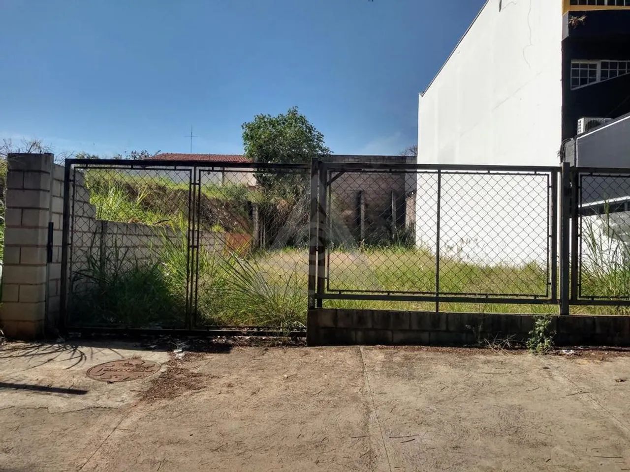 Terreno à venda em Campinas, Vila Marieta, com 700 m²