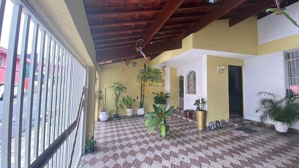 Casa à venda em São Bernardo do Campo, Vila Jerusalém, com 3 quartos, com 233.75 m² - Foto 3