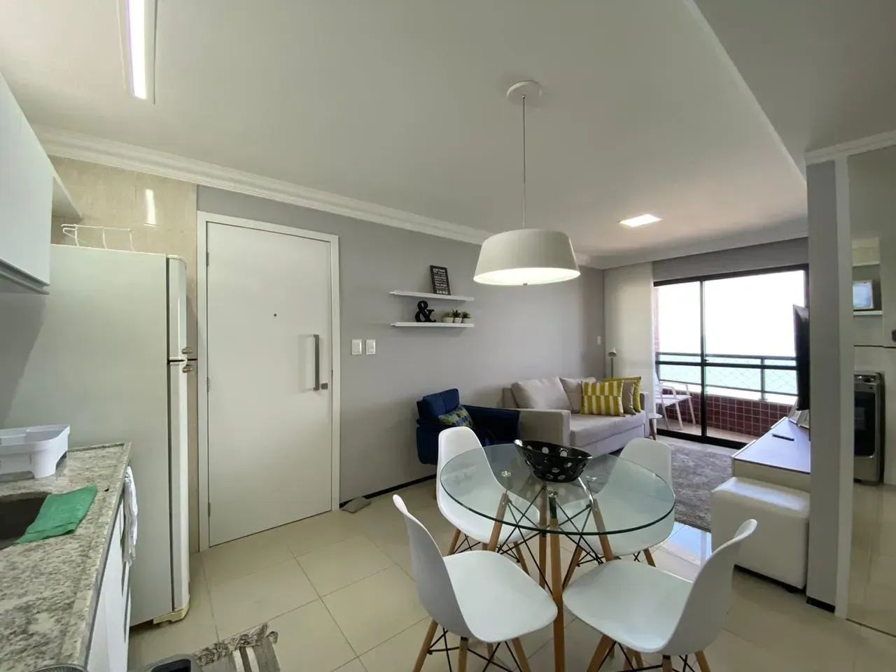 Lindo Apartamento 2 Quartos Mobiliado Vista Mar Andar Alto. - Foto 2