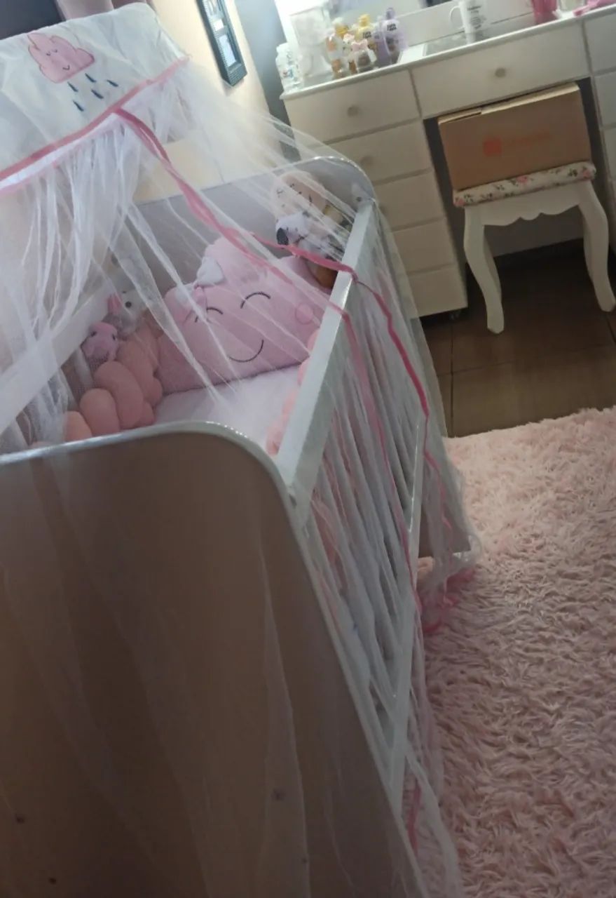 Mini Berço branco com rodinhas