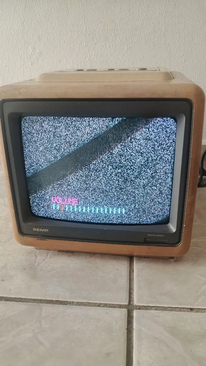 Televisão antiga SEMP  - Foto 3