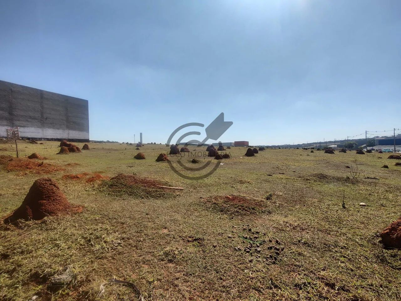 Terreno Industrial em Loteamento aberto parte financiada 1.120m2, saldo com loteador - Foto 3
