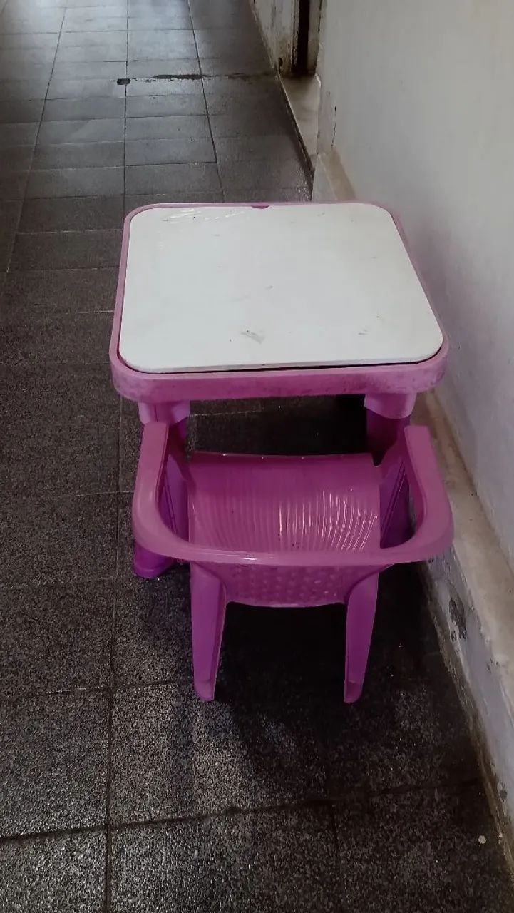 Mesinha infantil com cadeira - Foto 4
