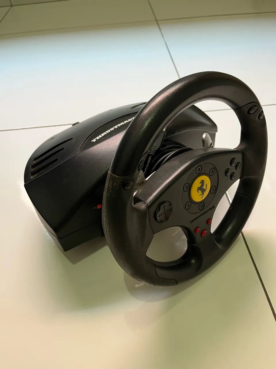 Volante Thrustmaster Ferrari