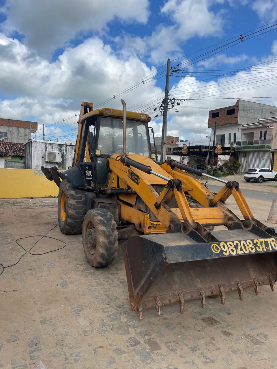 Retroescavadeira JCB 3c Plus 4x4 2011 - Foto 4