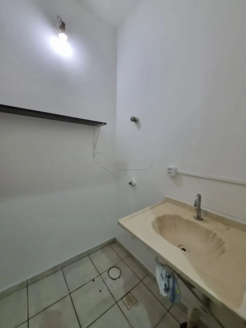 Salão Comercial com 01 Banheiro para Locação no Centro - Limeira/SP - Foto 4