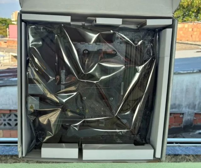 Placa Mãe ASUS TUF Gaming B550M-Plus (Nova / Lacrada) - Foto 2