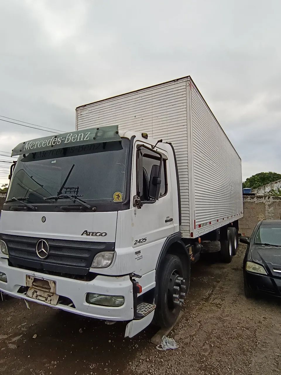 Atego 2425 truk baú  - Foto 3
