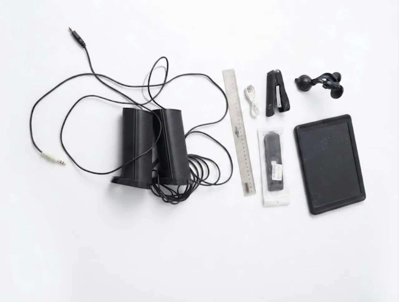 Kit multimídia com cx som cabos etc