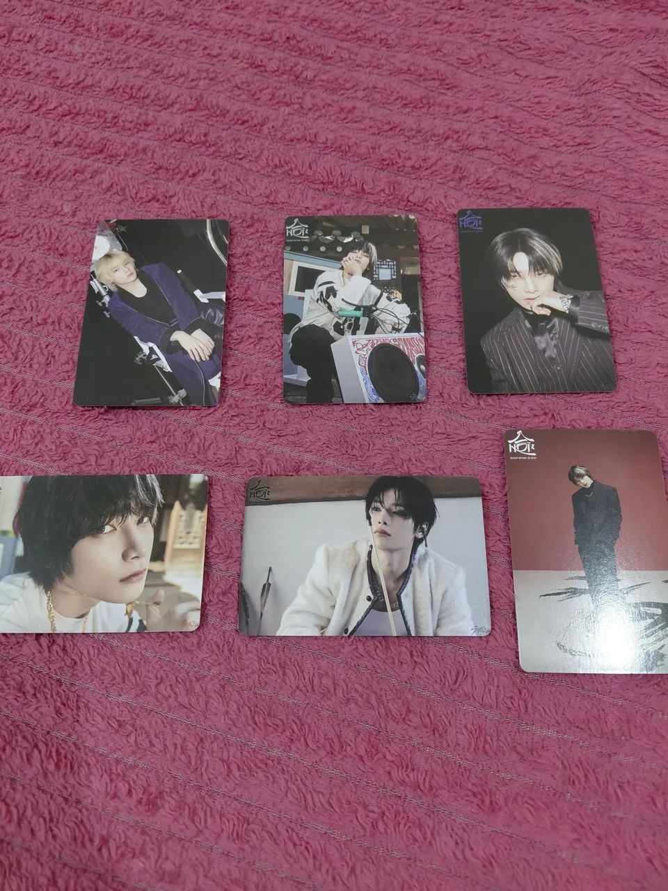 6 cards IN stray kids