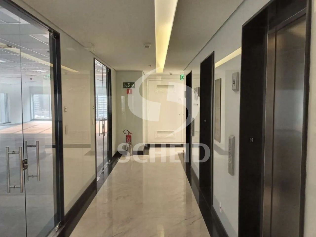 CONJUNTO COMERCIAL, 266 M², 2 SALAS, 2 BANHEIROS, COPA, AR CONDICIONADO,16 VAGAS. - Foto 10