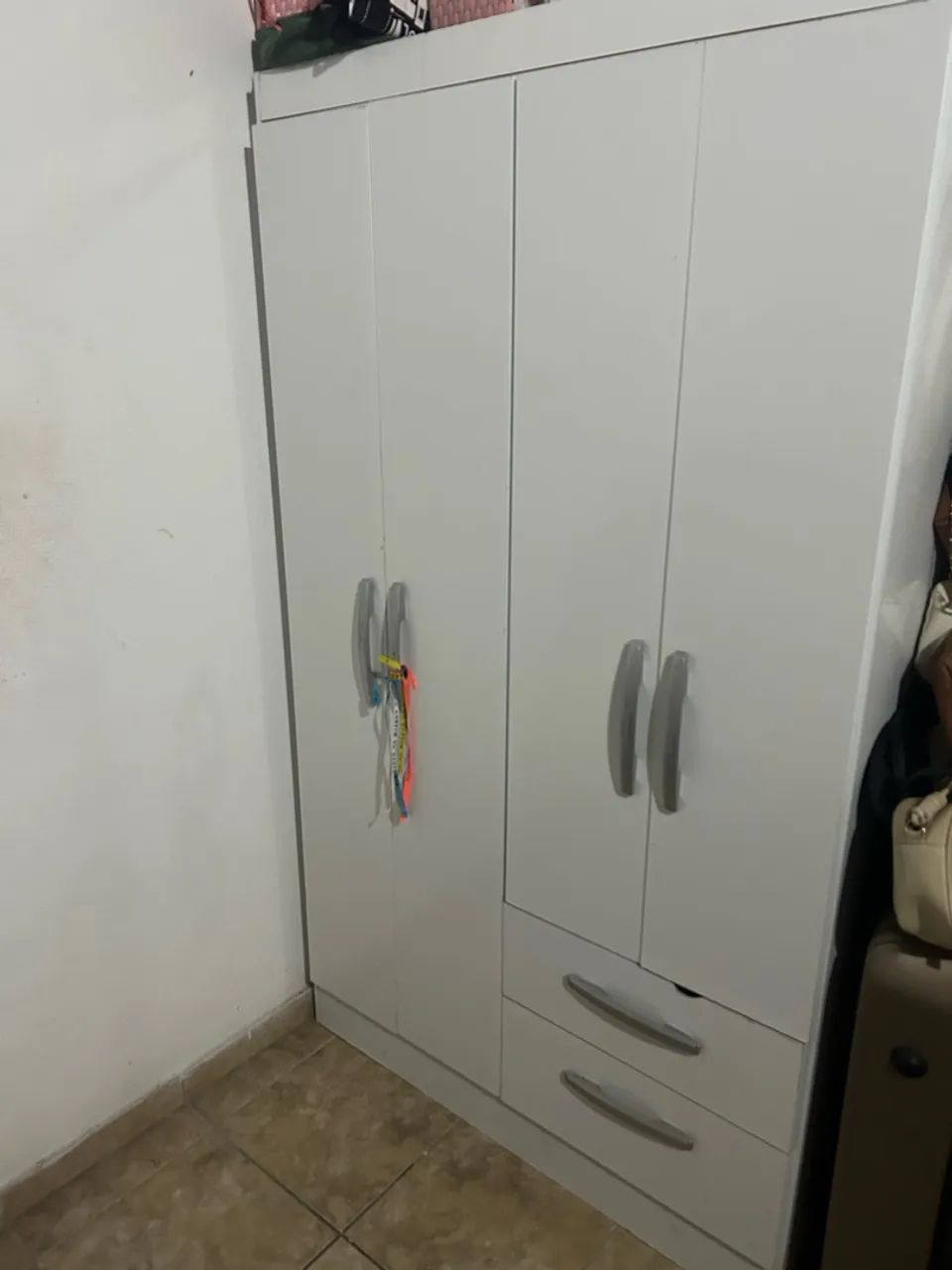 Vendo guarda roupa solteiro 