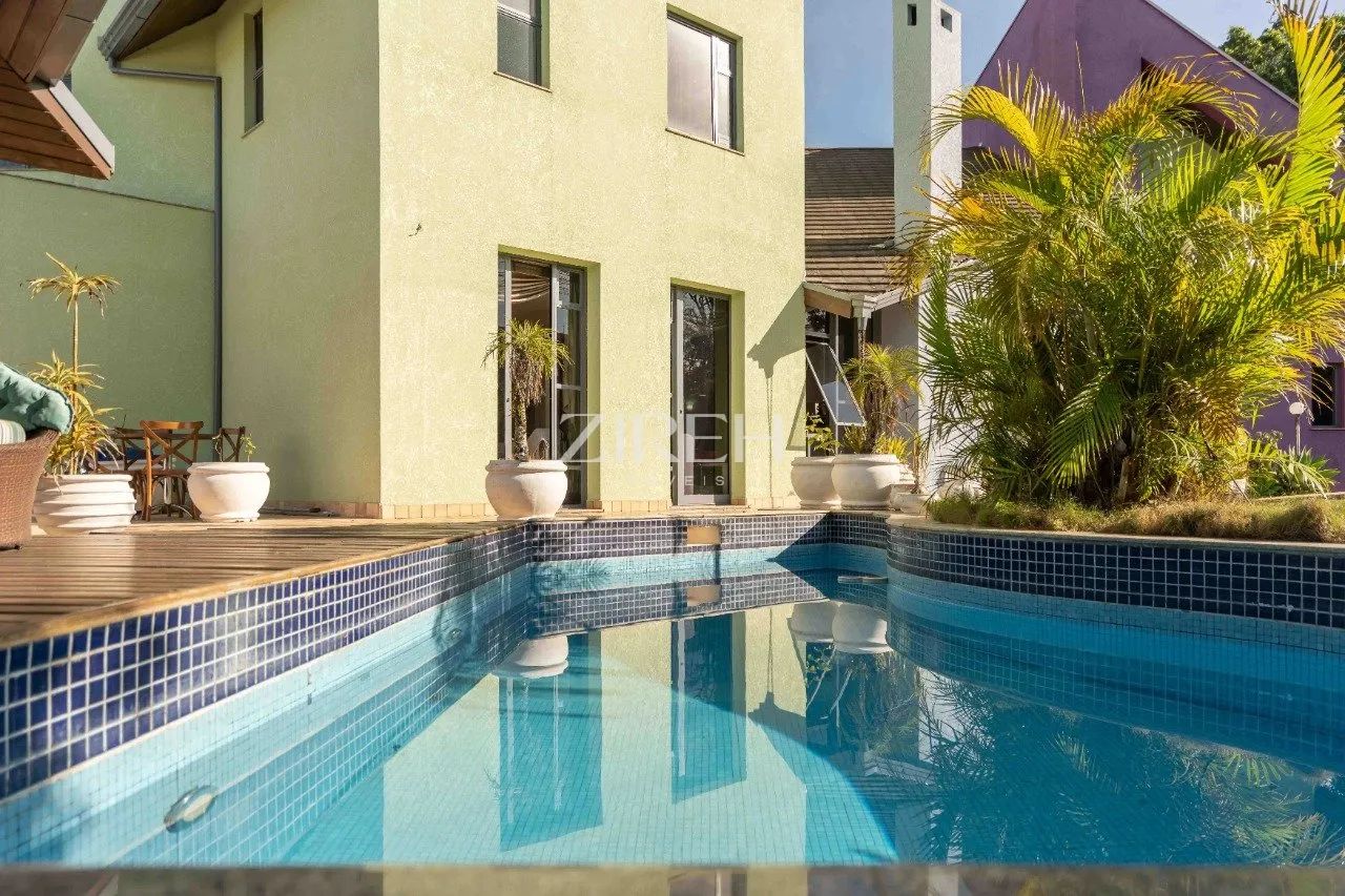 CASA COM PISCINA, À VENDA NO JD. SHAFFER