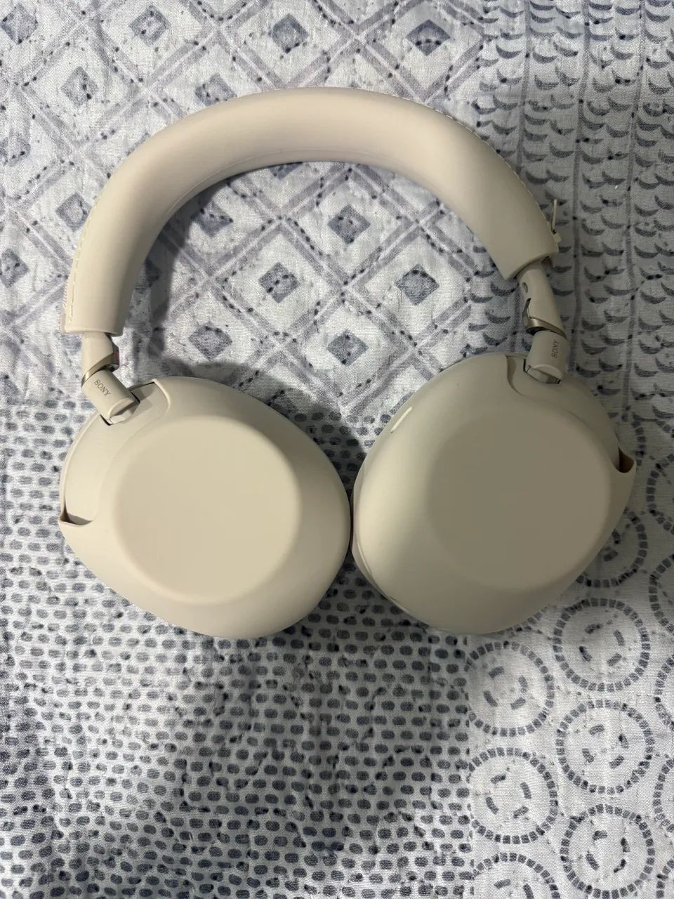Sony WH-1000XM6 - Branco - Pouquíssimo uso - Completo