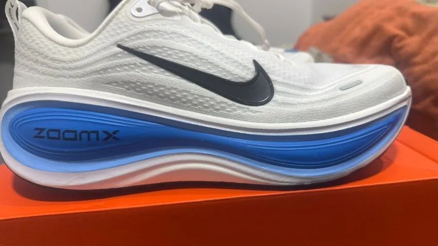 Tênis Nike Vomero Plus - Foto 5