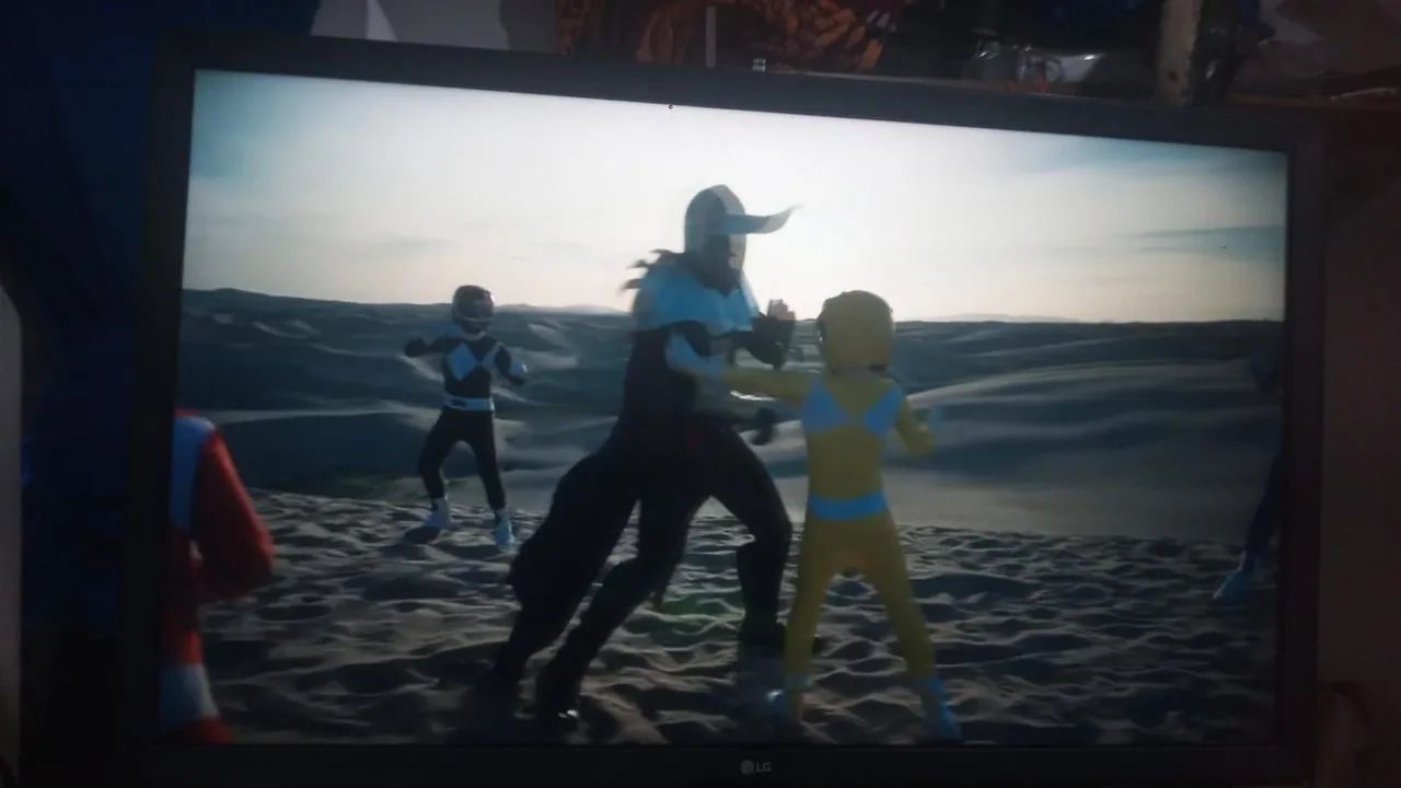 Vendo tv 32 lg funcionando normal.