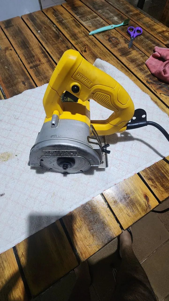 Serra mármore DeWalt 1400w