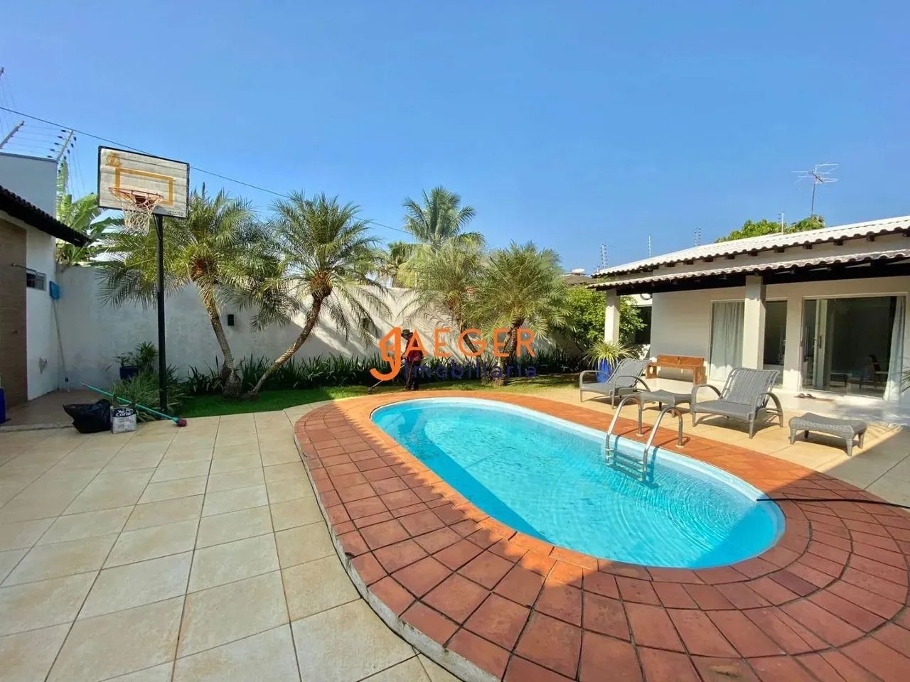 Lindíssima Casa em Excelente Localização - Foto 2