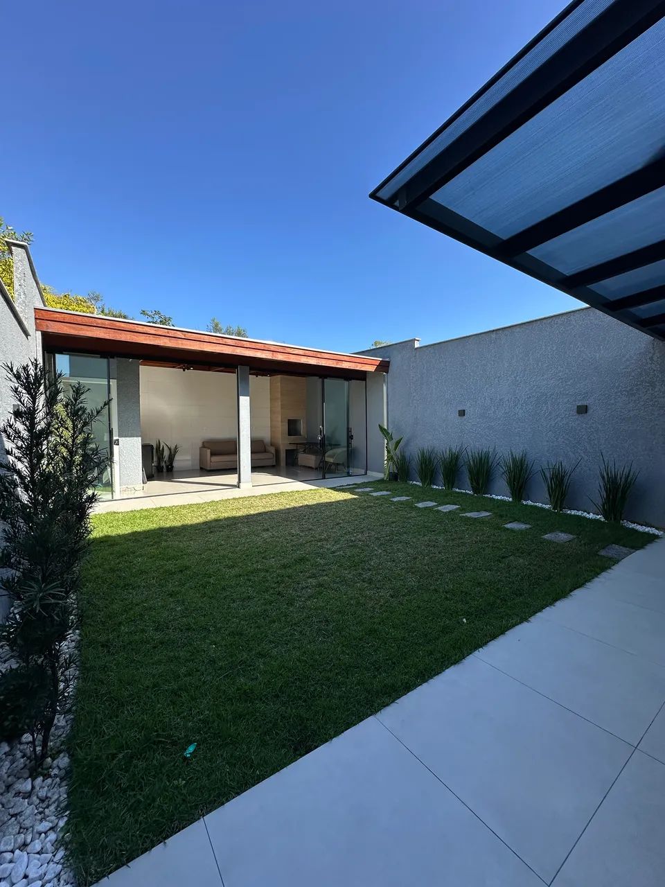 GEMINADO COM SUÍTE + 2 QUARTOS E ÁREA DE FESTAS - Foto 3