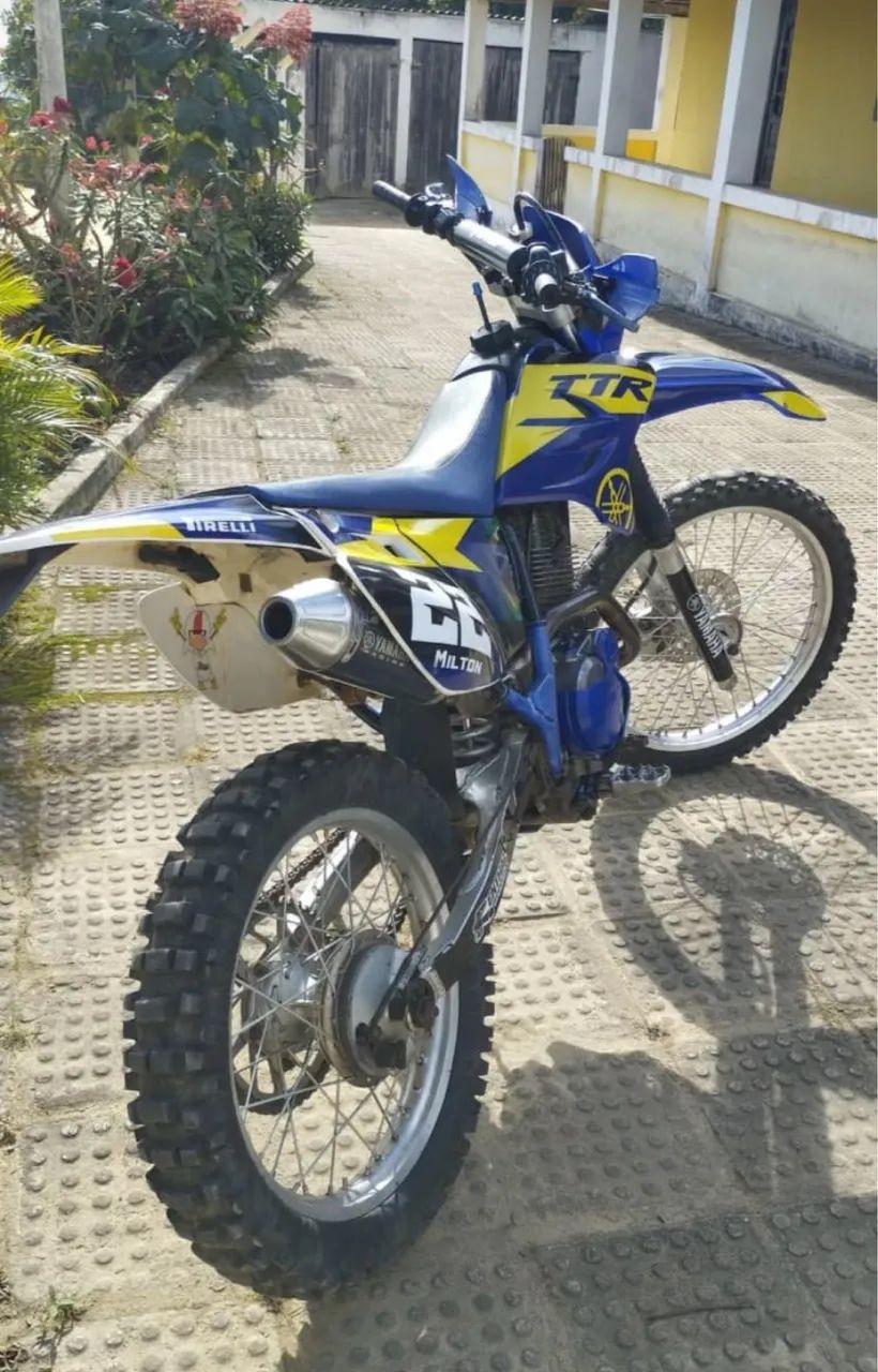 Moto extra de tudo