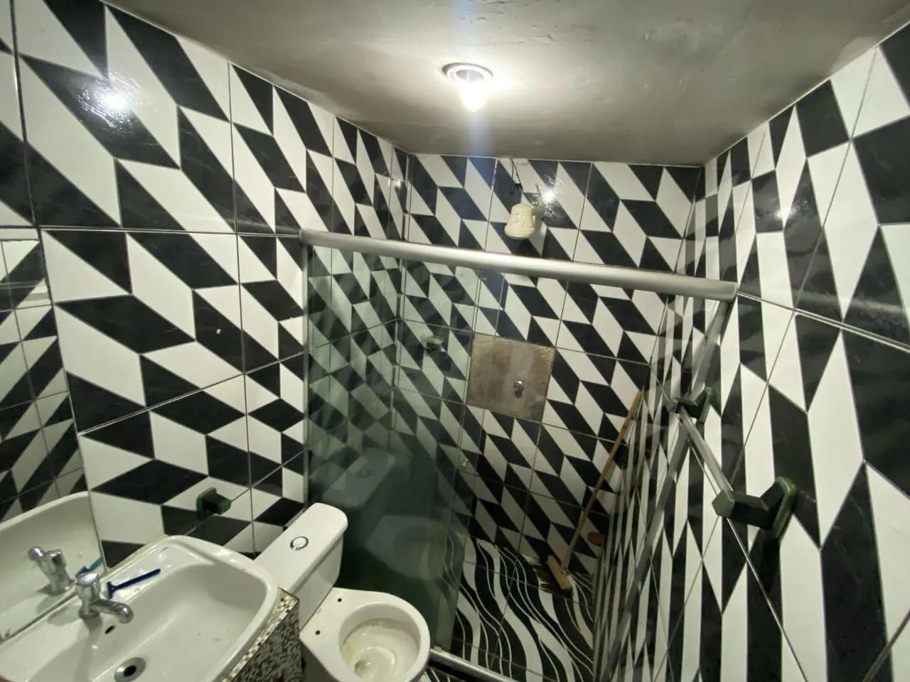 Vendo uma casa 