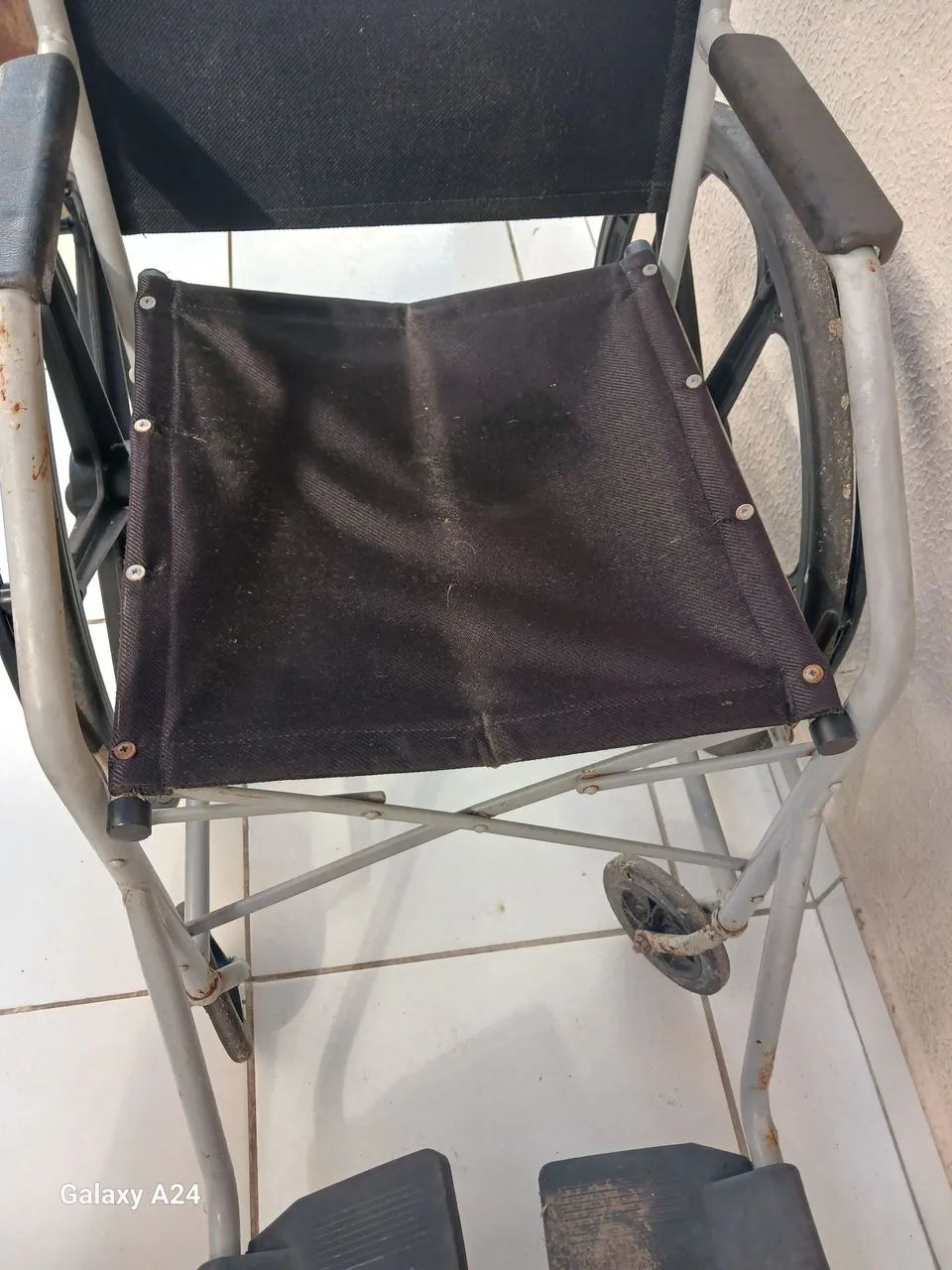 Vendo cadeira d rodas  - Foto 2