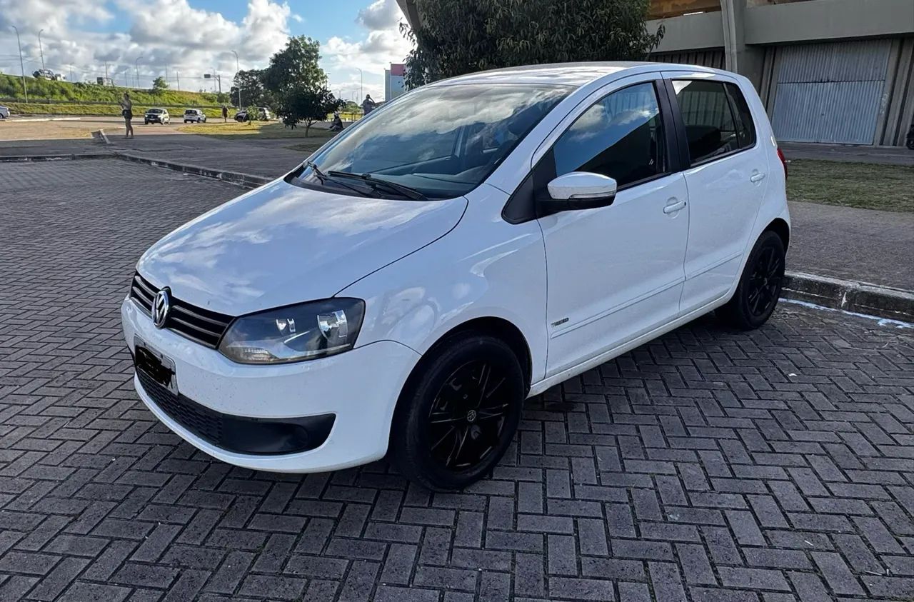 Volkswagen Fox Fox 1.0 Mi Total Flex 8V 3p 2013