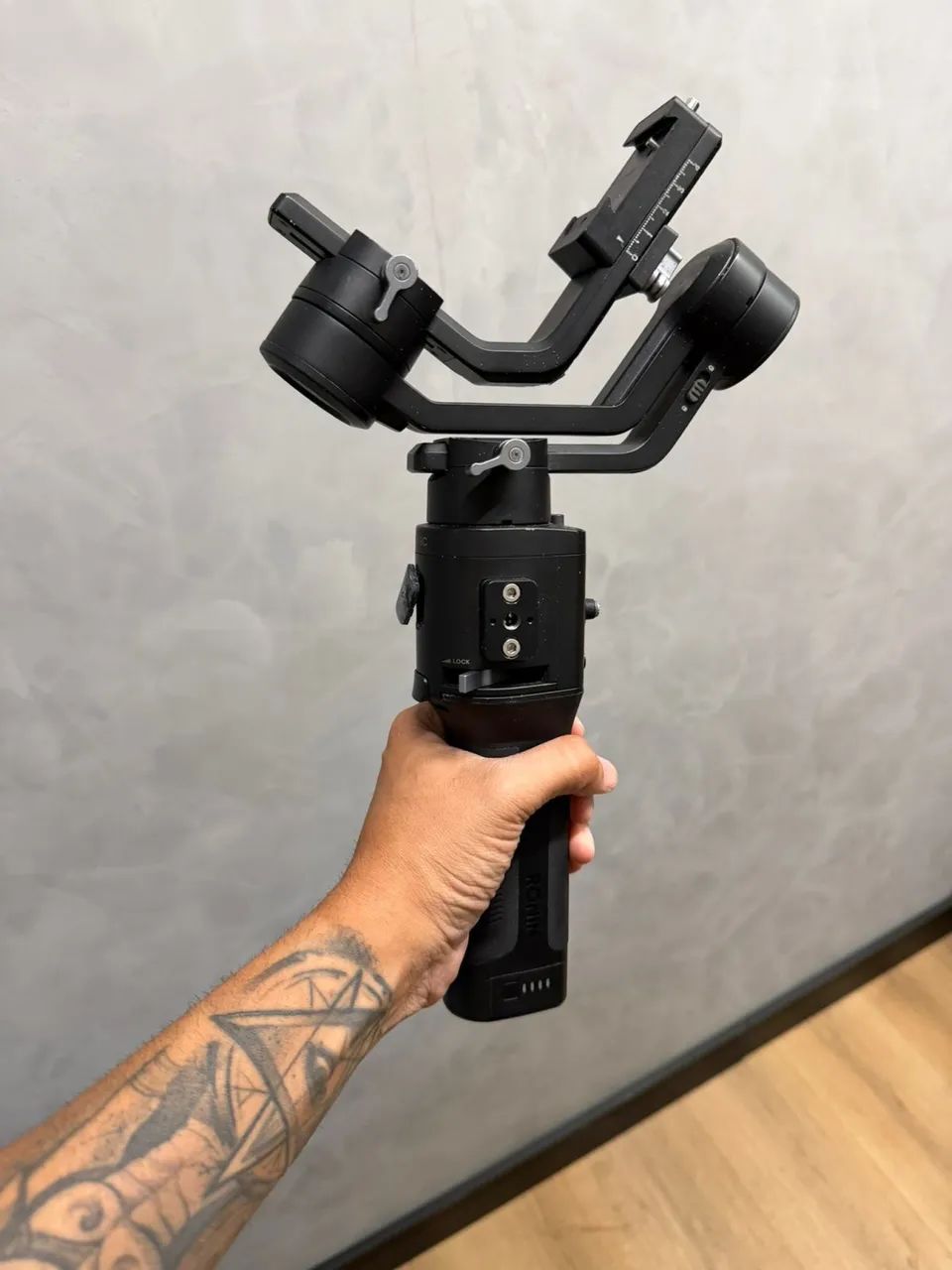 Estabilizador DJI Ronin-SC (Gimbal Profissional de 3 Eixos) - Foto 2