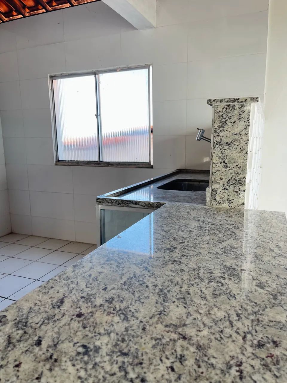 CASA À VENDA EM ITAPUÃ  - Foto 3