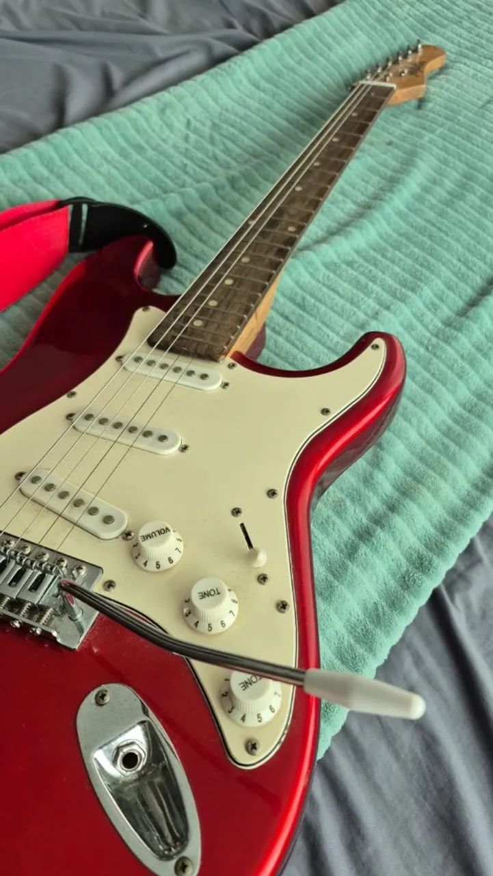 Guitarra elétrica bem conservada - Foto 5