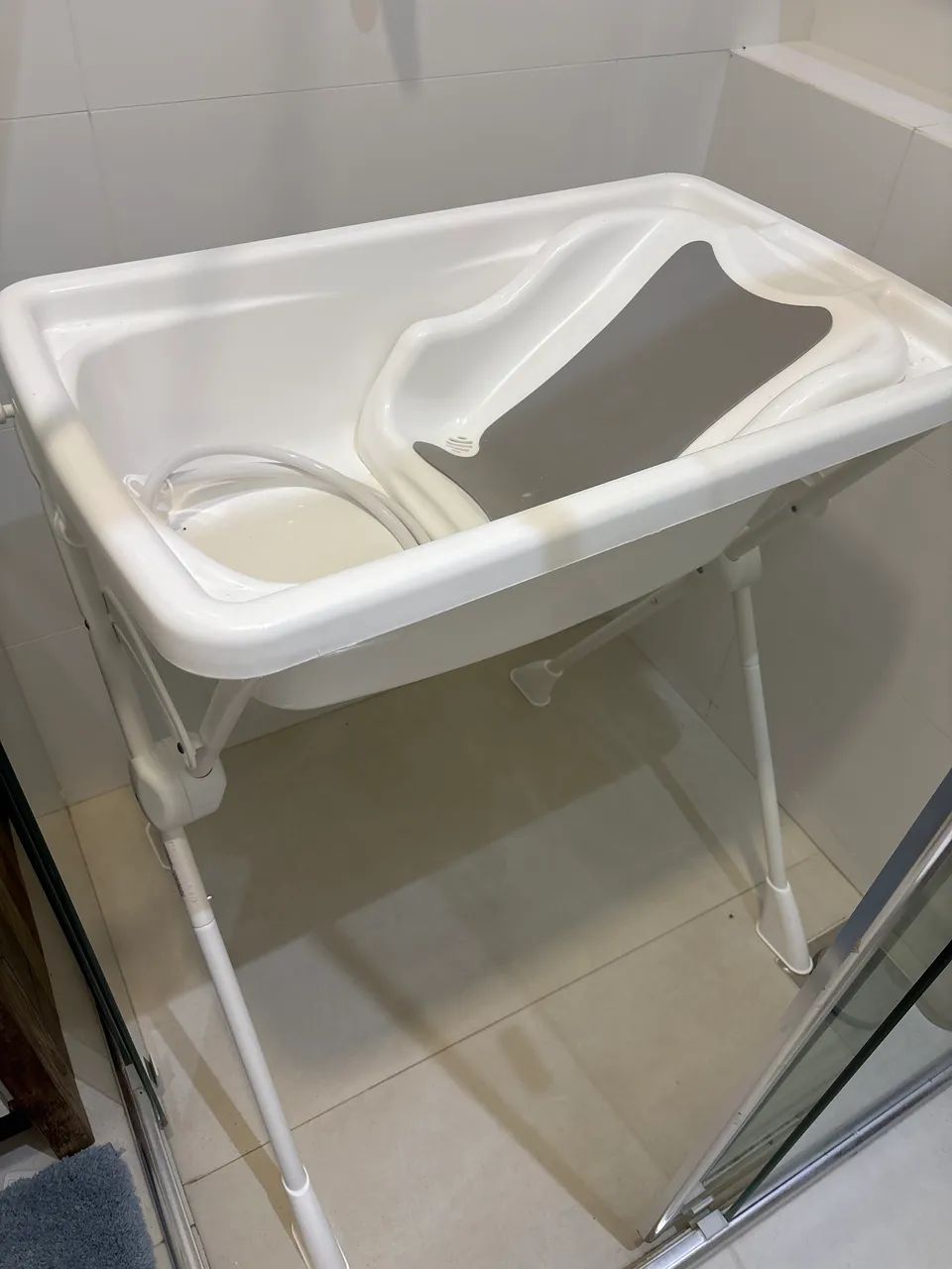 Banheira com apoio bebê e suporte 