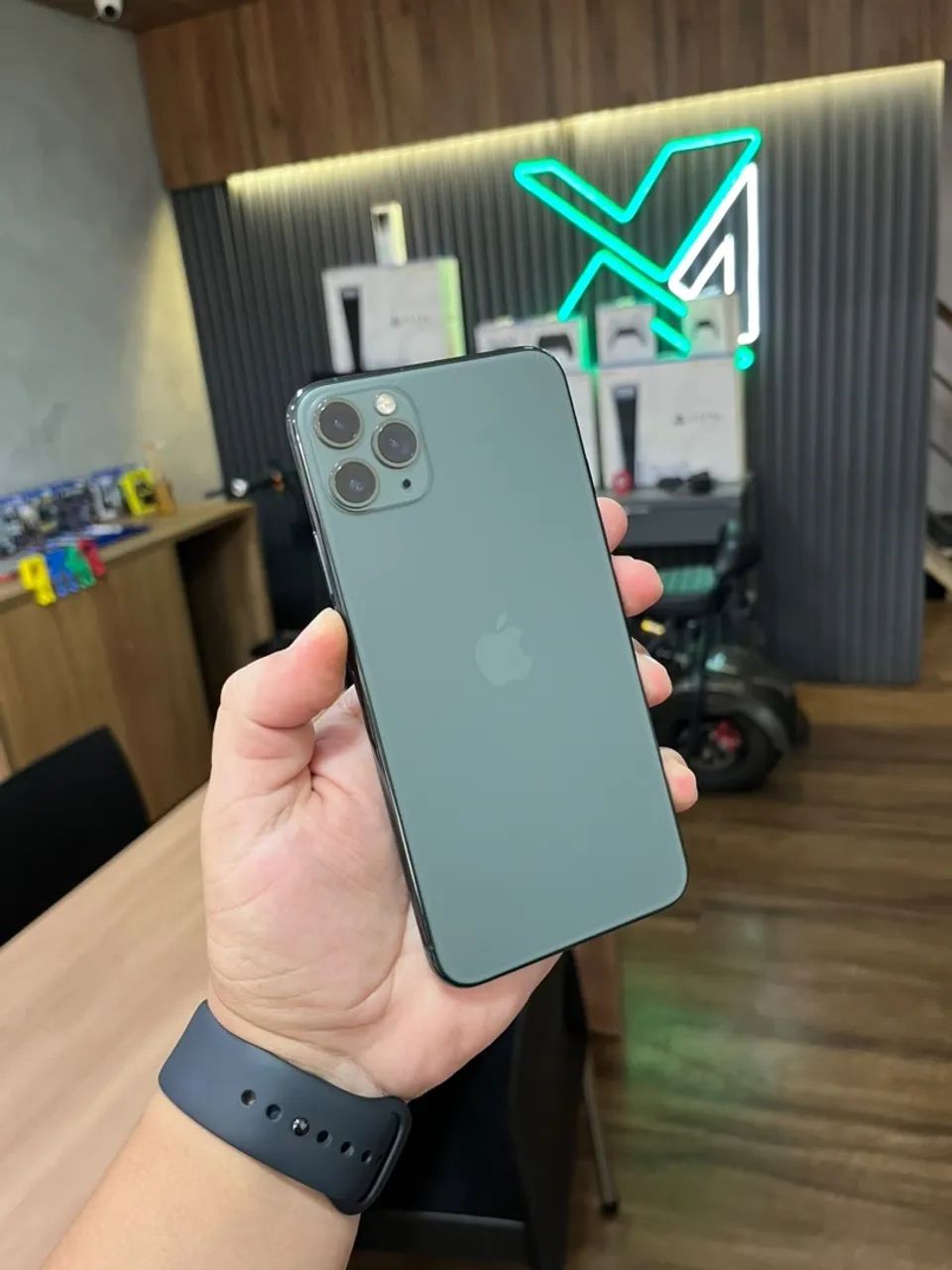 iPhone 11 pro maxx com garantia - entrego hoje 