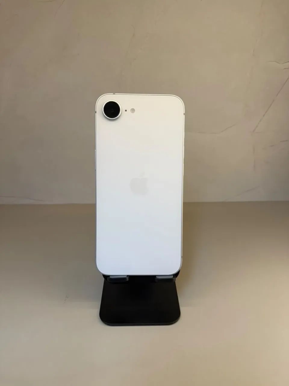 iPhone 17e 256GB - Branco - Semi Novo - Celulares e Smartphones